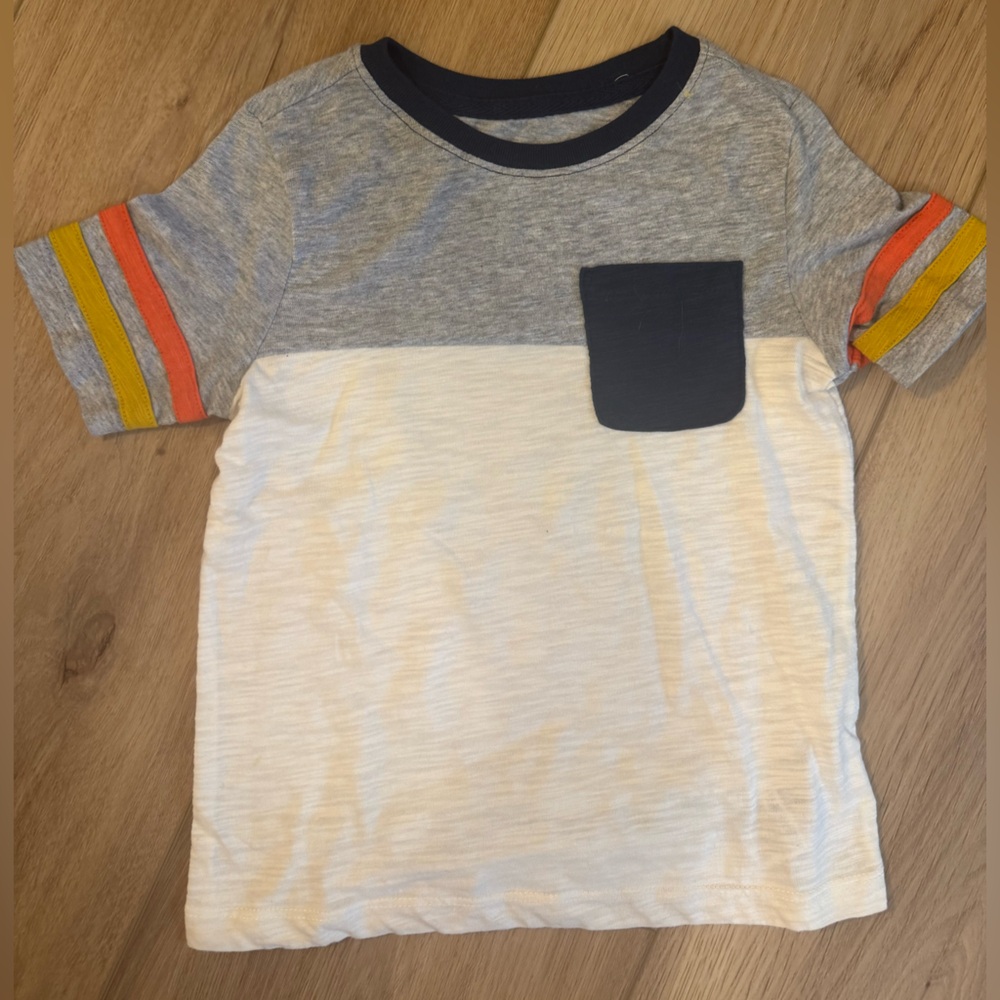 Old Navy Kids Tshirt - multi colored with pocket